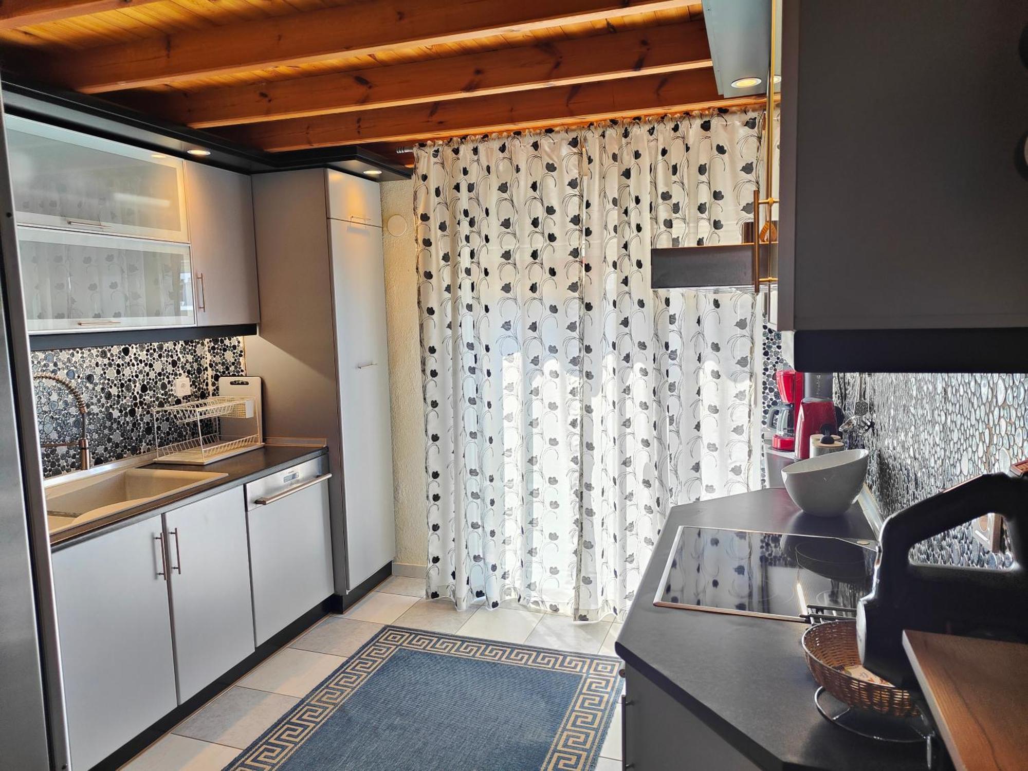 George'S Modern Apartment Неа-Плайя Экстерьер фото